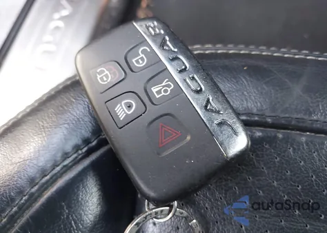 2015 Jaguar Xj Supercharged z USA, uszkodzony, nr VIN SAJWA3HT9FMV86207